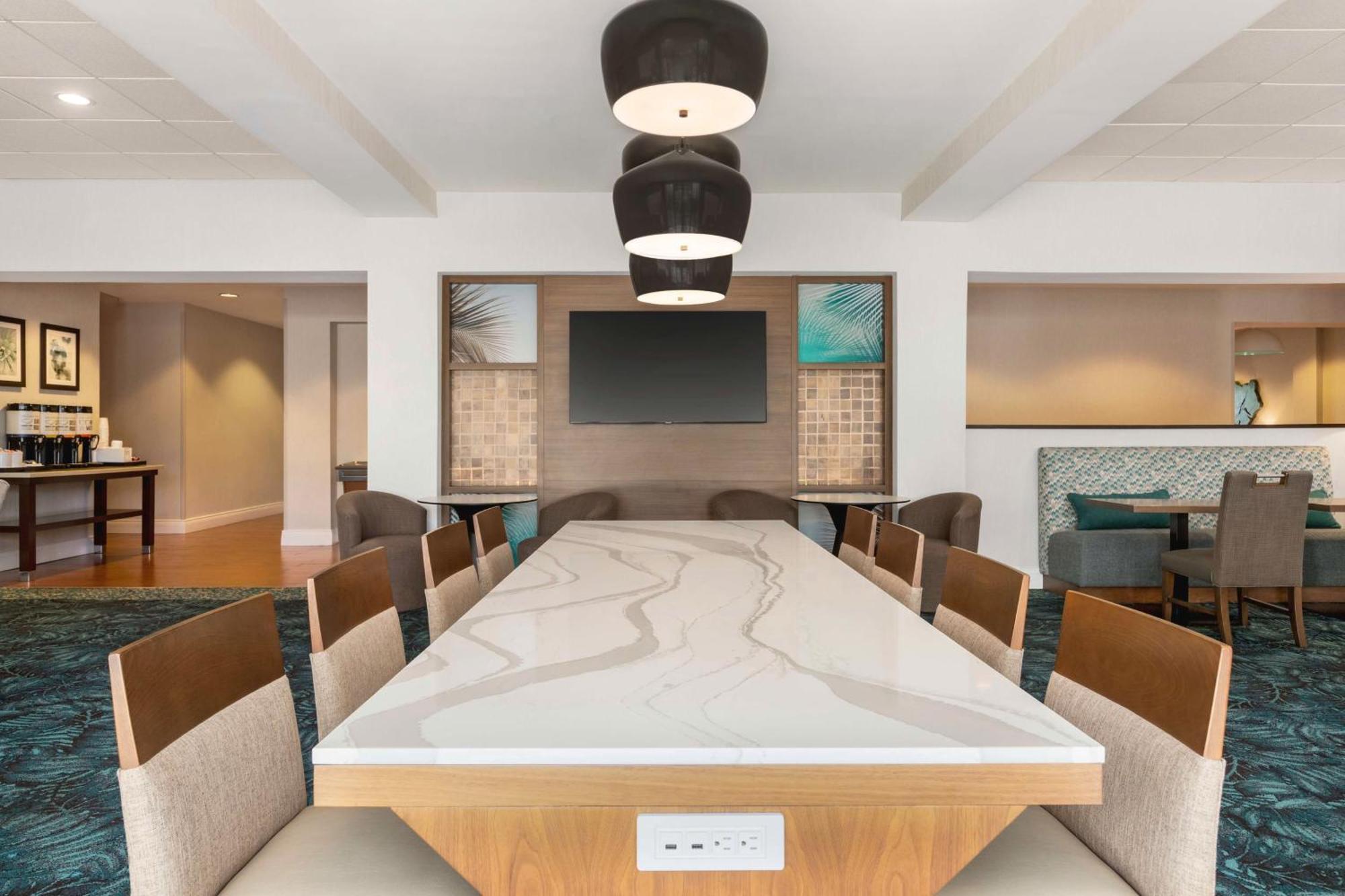 Hampton Inn פמברוק פיינס מראה חיצוני תמונה