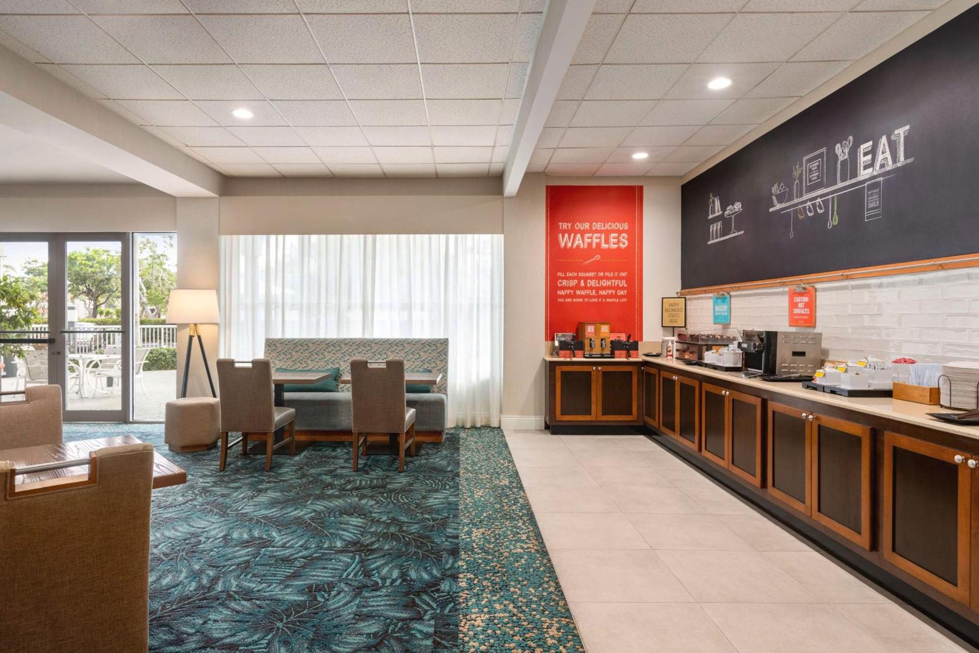 Hampton Inn פמברוק פיינס מראה חיצוני תמונה
