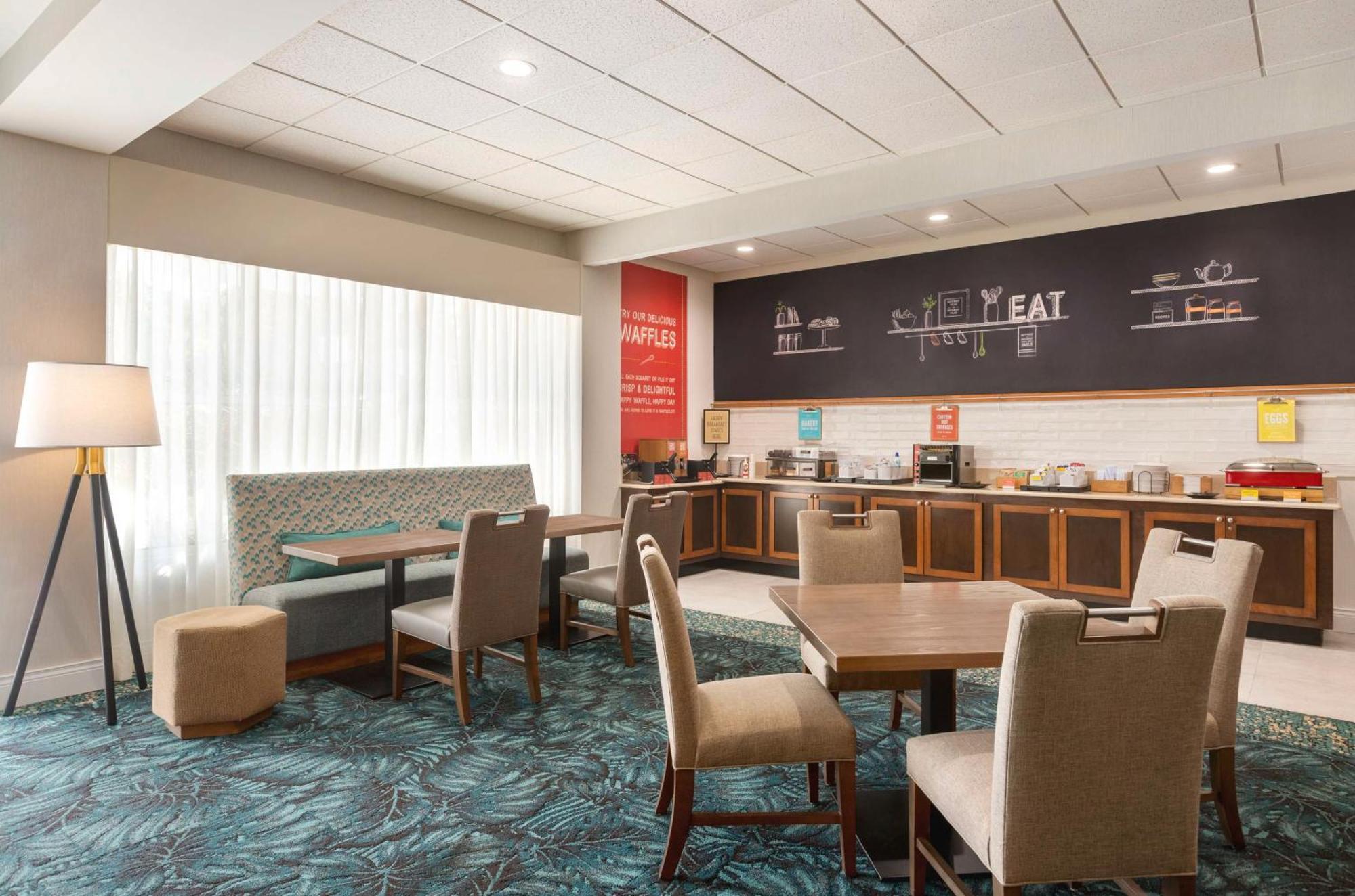 Hampton Inn פמברוק פיינס מראה חיצוני תמונה