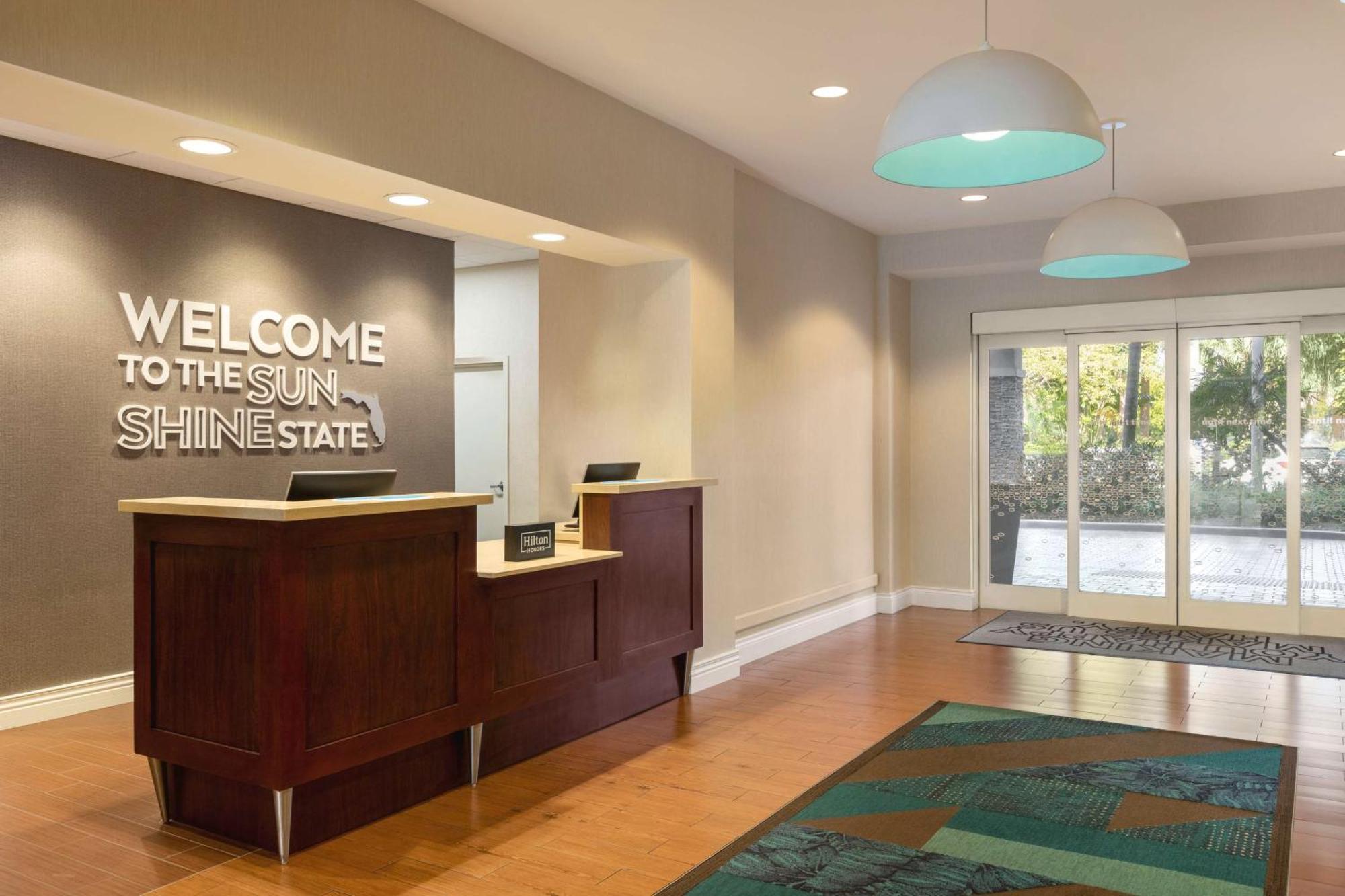Hampton Inn פמברוק פיינס מראה חיצוני תמונה