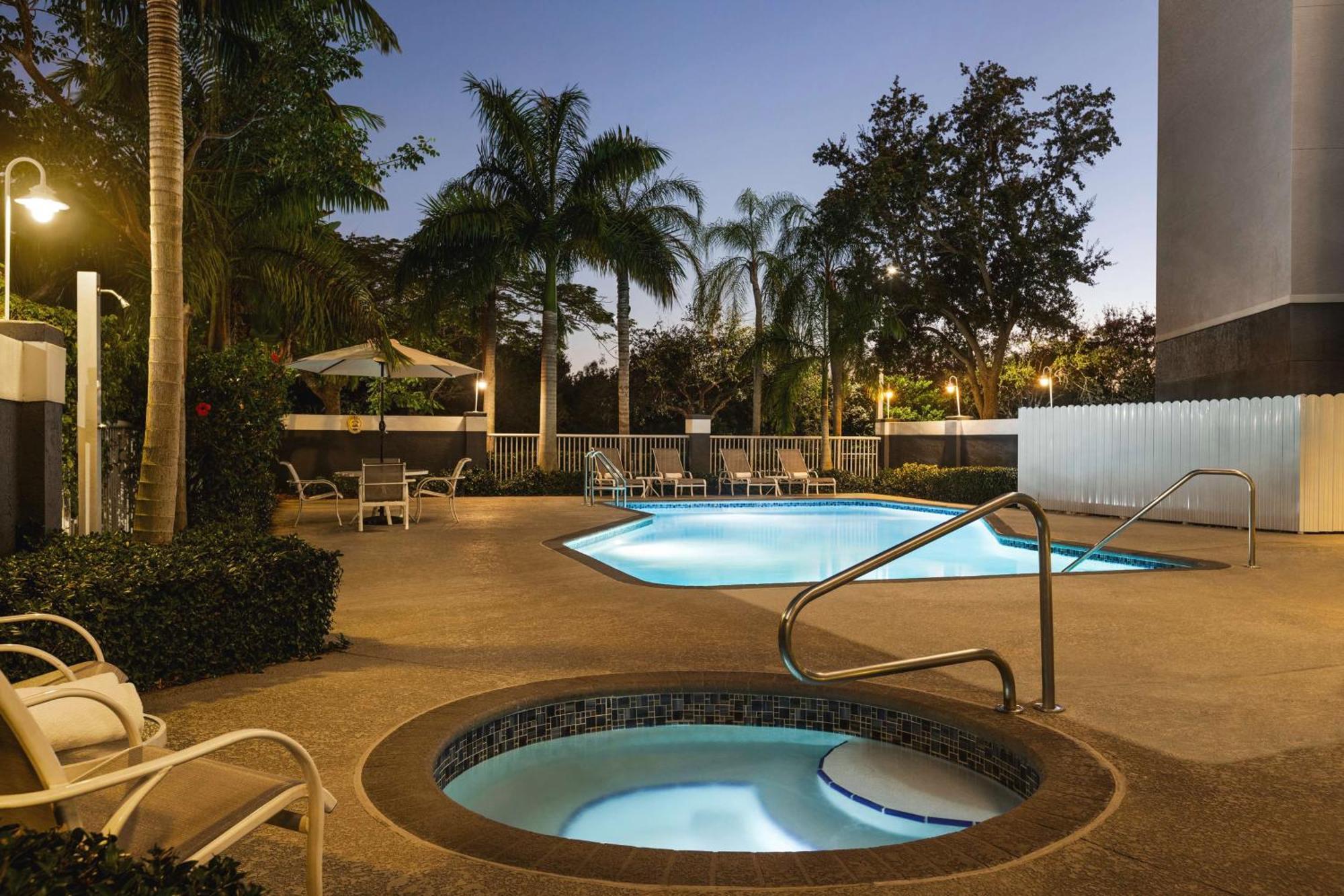 Hampton Inn פמברוק פיינס מראה חיצוני תמונה